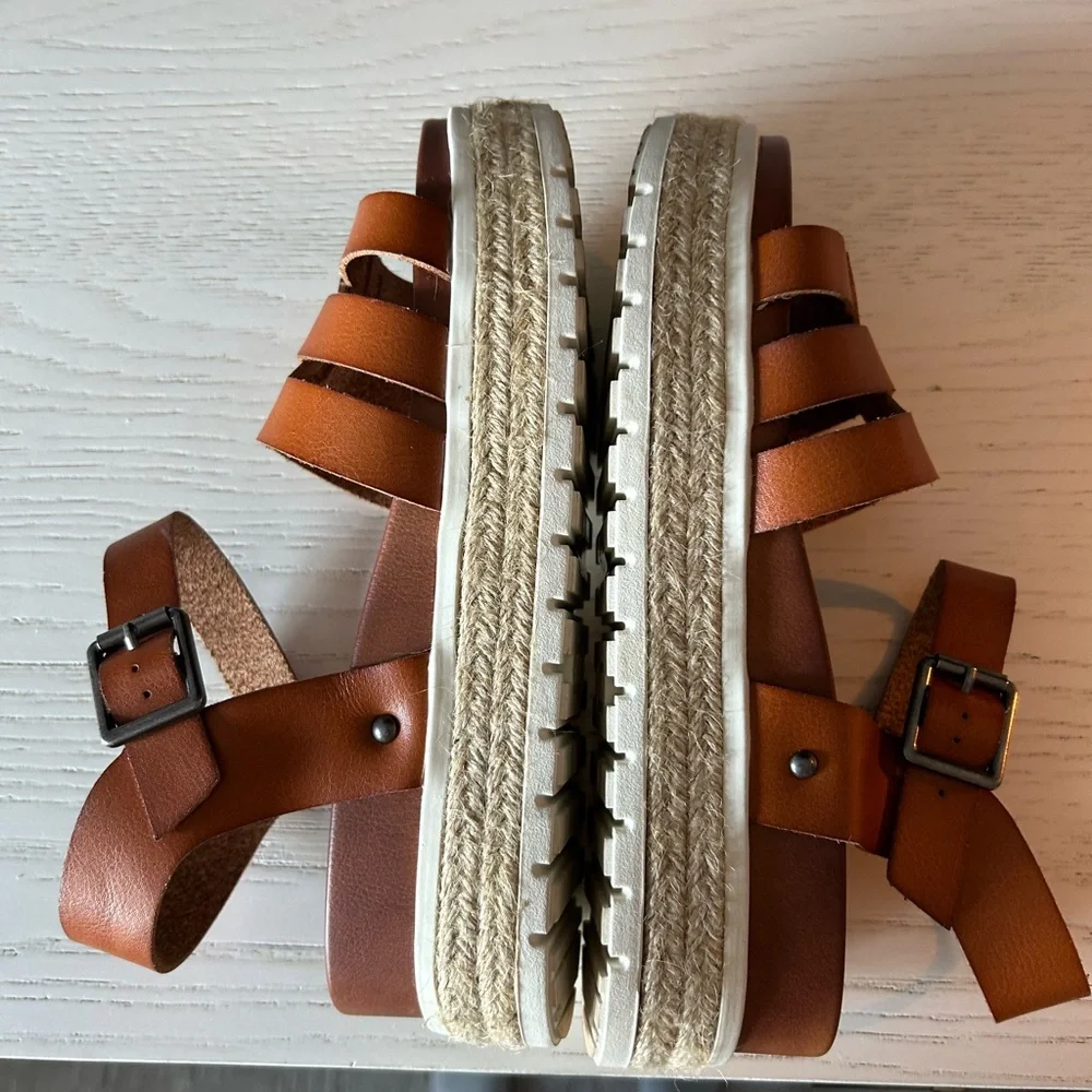 MIA Womens Karlotta Ankle Strap Espadrille Platform Sandals Casual Mid Heel 10